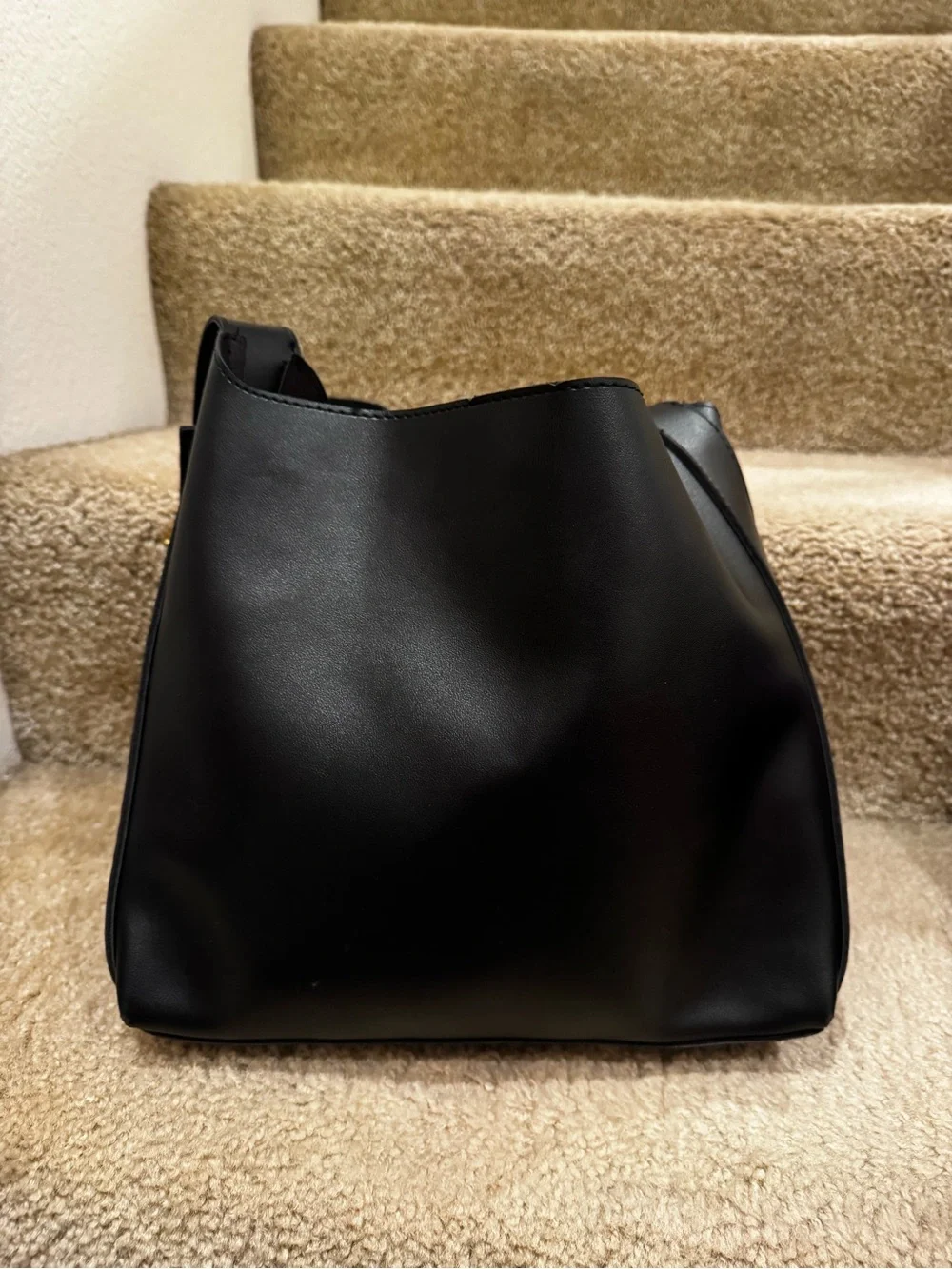 Elegant Black Leather Shoulder Bag with Gold Buckle